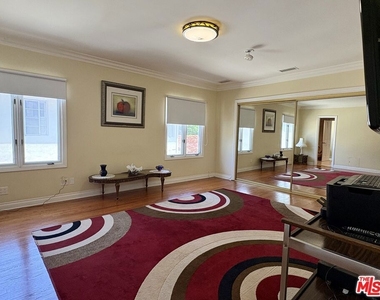 414 N Las Palmas Avenue - Photo Thumbnail 26