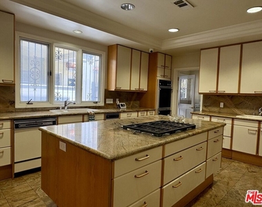 414 N Las Palmas Avenue - Photo Thumbnail 17