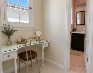 414 N Las Palmas Avenue - Photo Thumbnail 29