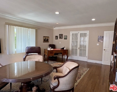 414 N Las Palmas Avenue - Photo Thumbnail 9