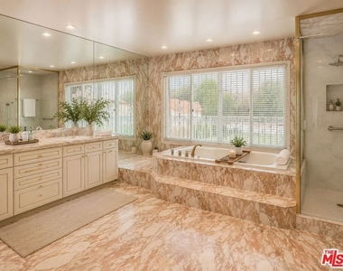 414 N Las Palmas Avenue - Photo Thumbnail 37