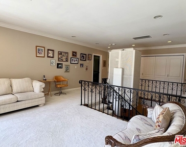 414 N Las Palmas Avenue - Photo Thumbnail 22