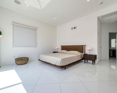 11001 Wrightwood Place - Photo Thumbnail 24