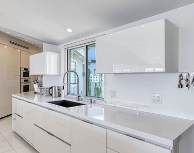 11001 Wrightwood Place - Photo Thumbnail 15