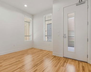 12920 Runway Road - Photo Thumbnail 3