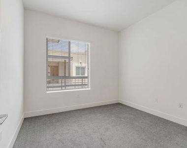 12920 Runway Road - Photo Thumbnail 6