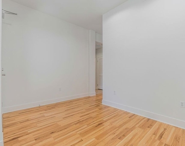 12920 Runway Road - Photo Thumbnail 5