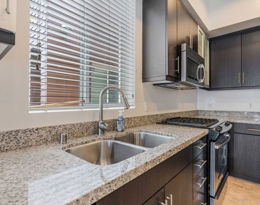 12920 Runway Road - Photo Thumbnail 11