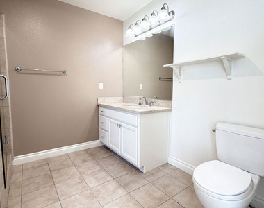 956 S Wilton Place - Photo Thumbnail 13