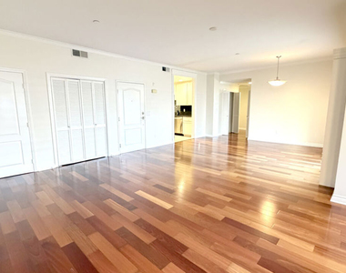 956 S Wilton Place - Photo Thumbnail 1