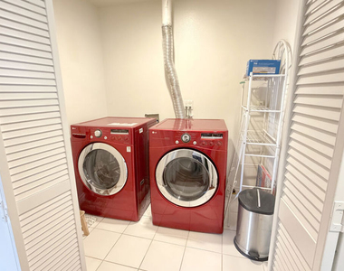 956 S Wilton Place - Photo Thumbnail 18