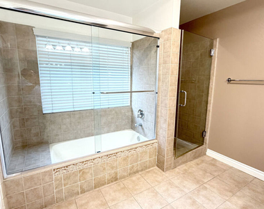 956 S Wilton Place - Photo Thumbnail 9