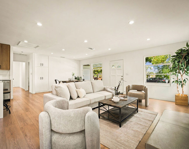 6251 Alcove Avenue - Photo Thumbnail 7