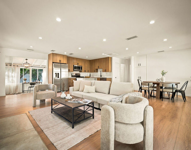 6251 Alcove Avenue - Photo Thumbnail 5