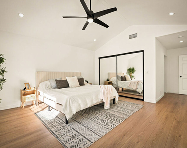 6251 Alcove Avenue - Photo Thumbnail 34