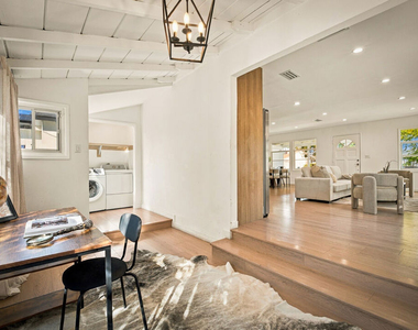 6251 Alcove Avenue - Photo Thumbnail 19