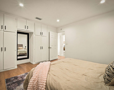 6251 Alcove Avenue - Photo Thumbnail 25