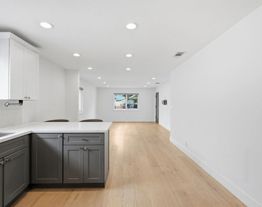 4221 W 166th Street - Photo Thumbnail 8