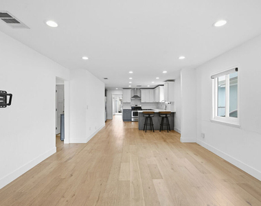 4221 W 166th Street - Photo Thumbnail 4