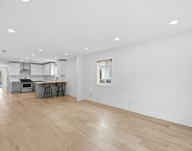 4221 W 166th Street - Photo Thumbnail 3