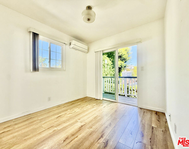 402 Pacific Street - Photo Thumbnail 3