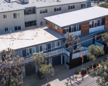 402 Pacific Street - Photo Thumbnail 8