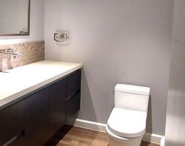 441 S Barrington Avenue - Photo Thumbnail 9