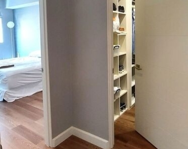 441 S Barrington Avenue - Photo Thumbnail 10