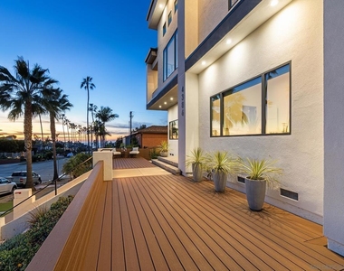 4386 Newport Ave - Photo Thumbnail 8