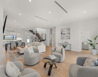 4386 Newport Ave - Photo Thumbnail 10