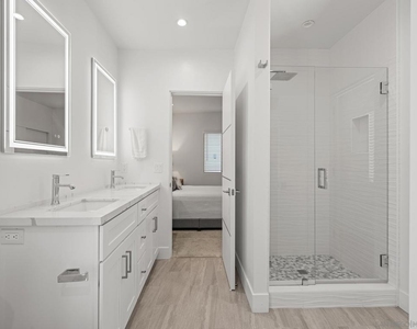 4386 Newport Ave - Photo Thumbnail 40