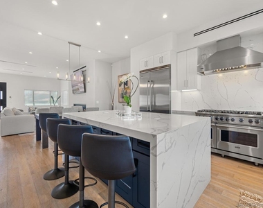 4386 Newport Ave - Photo Thumbnail 2