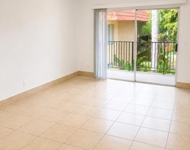 589 N Johnson Ave - Photo Thumbnail 3