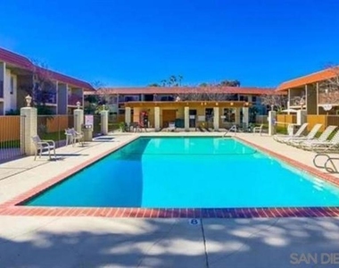 589 N Johnson Ave - Photo Thumbnail 11