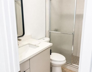589 N Johnson Ave - Photo Thumbnail 7