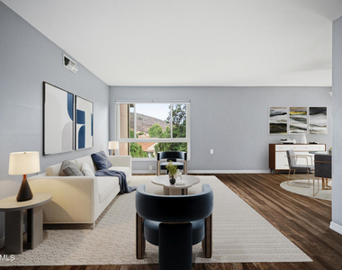 286 Oakleaf Drive - Photo Thumbnail 2