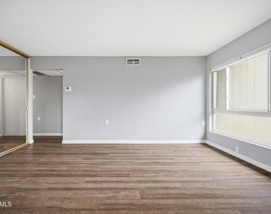 286 Oakleaf Drive - Photo Thumbnail 13