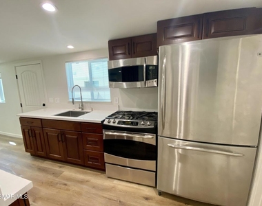 423 Saratoga Street - Photo Thumbnail 4
