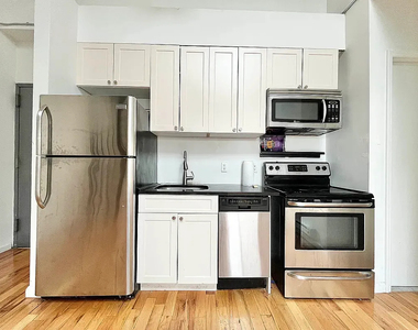 324 Melrose Street - Photo Thumbnail 10