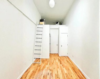324 Melrose Street - Photo Thumbnail 11