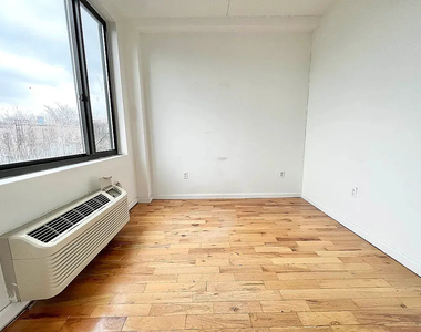 324 Melrose Street - Photo Thumbnail 16