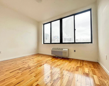 324 Melrose Street - Photo Thumbnail 13