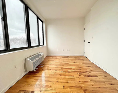 324 Melrose Street - Photo Thumbnail 15