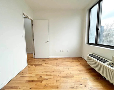 324 Melrose Street - Photo Thumbnail 17
