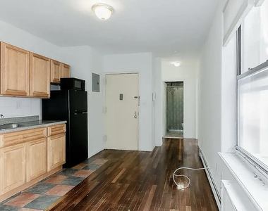 109 Lexington Avenue - Photo Thumbnail 2