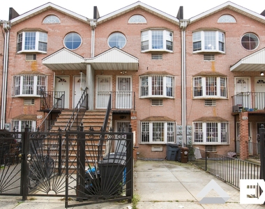 244 Mac Dougal Street - Photo Thumbnail 1