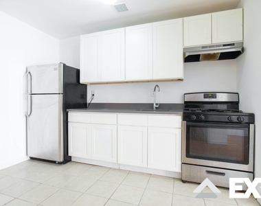 244 Mac Dougal Street - Photo Thumbnail 4