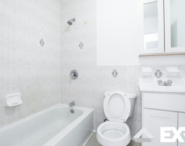 244 Mac Dougal Street - Photo Thumbnail 5