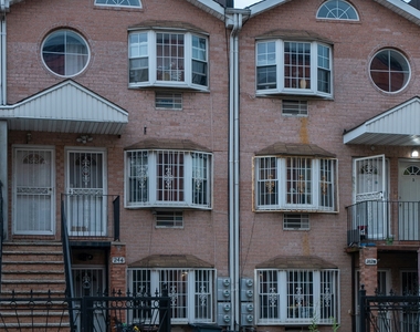 244 Mac Dougal Street - Photo Thumbnail 2