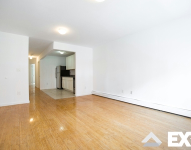 244 Mac Dougal Street - Photo Thumbnail 6